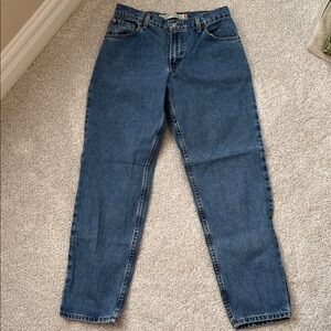 Levi’s medium wash 550 classic relaxed tapered jeans